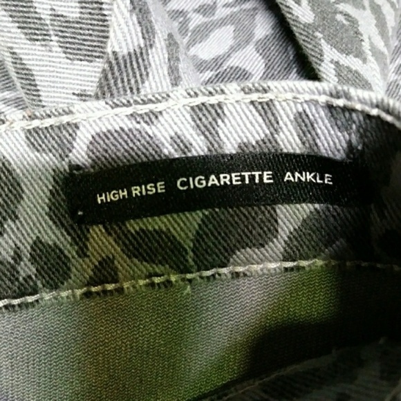 UO BDG leopard high rise cigarette ankle jeans 25 - Picture 5 of 6